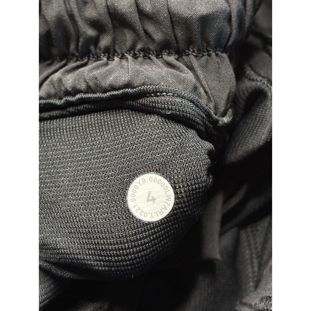 Lululemon Hotty Hot Short 4" Black Size 4 - Picture 5 of 5